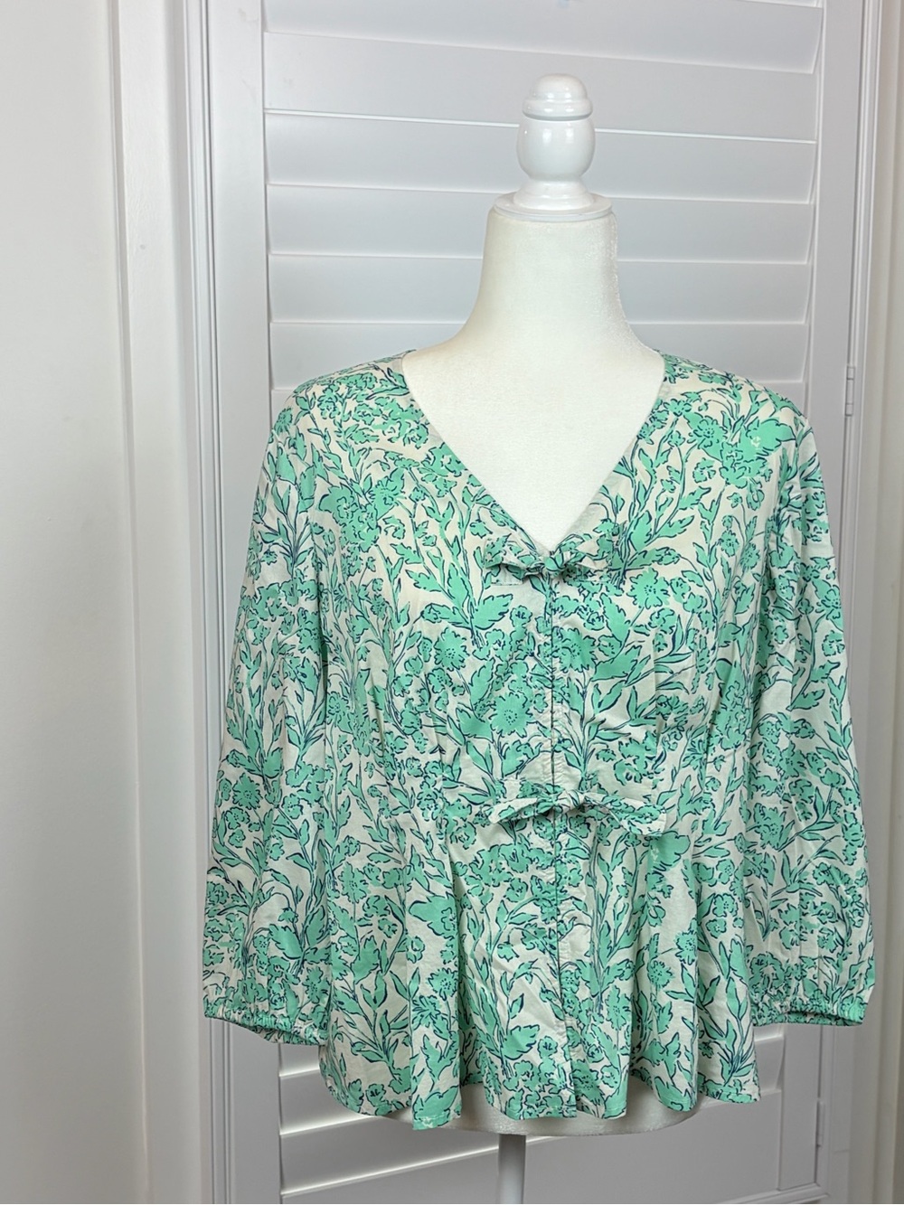 NWT jjill mint green floral tie front blouse, medium Pima cotton